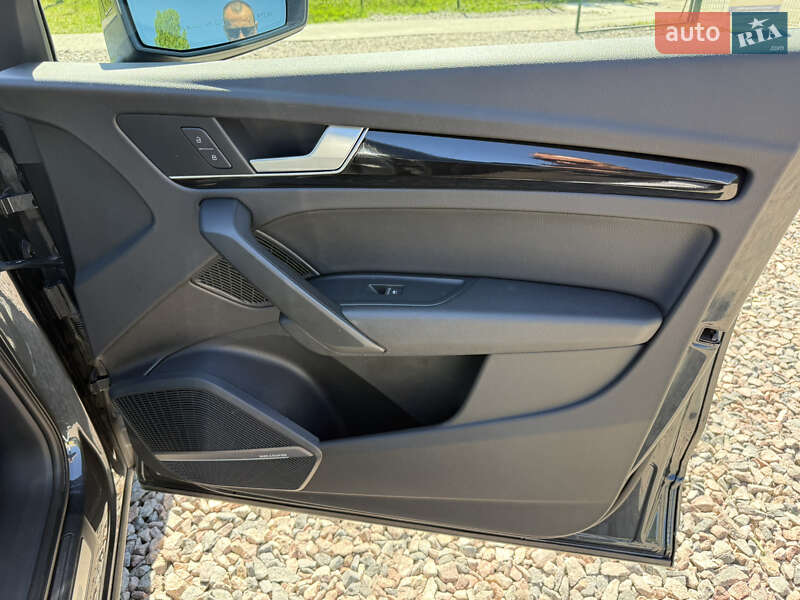 Внедорожник / Кроссовер Audi Q5 2017 в Киеве