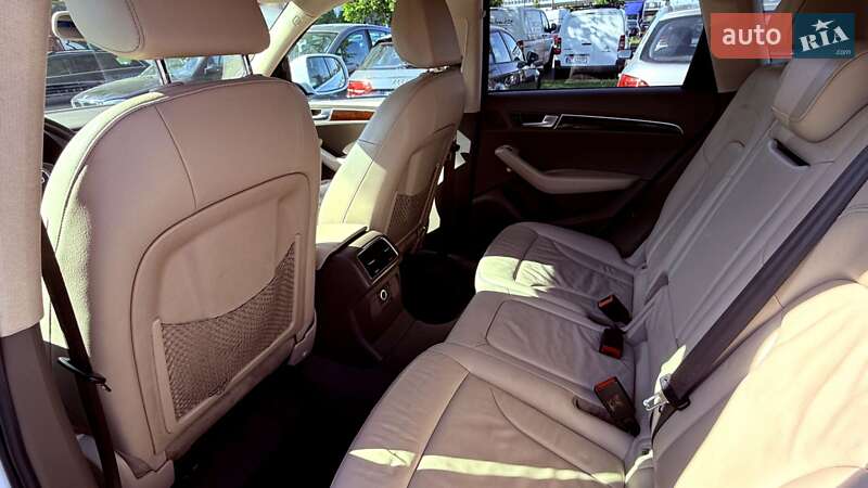 Внедорожник / Кроссовер Audi Q5 2011 в Ровно