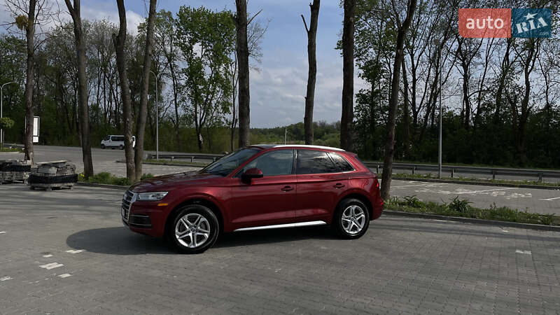 Позашляховик / Кросовер Audi Q5 2017 в Львові