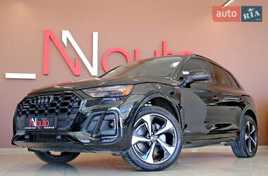 Внедорожник / Кроссовер Audi Q5 2022 в 