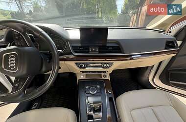 Внедорожник / Кроссовер Audi Q5 2017 в 