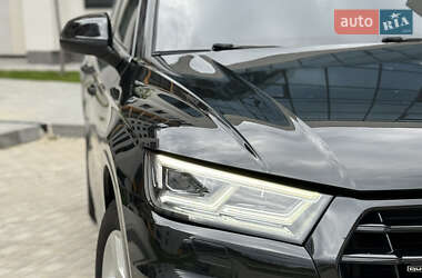 Внедорожник / Кроссовер Audi Q5 2017 в 