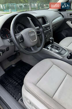 Внедорожник / Кроссовер Audi Q5 2010 в 