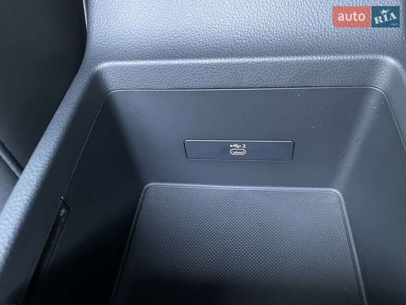 Позашляховик / Кросовер Audi Q5 2021 в Києві фото 27 Позашляховик / Кросовер Audi Q5 2021 в Києві