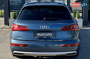 Внедорожник / Кроссовер Audi Q5 2018 в 
