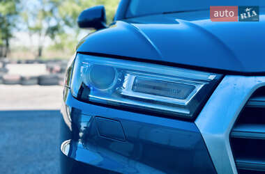 Внедорожник / Кроссовер Audi Q5 2018 в 