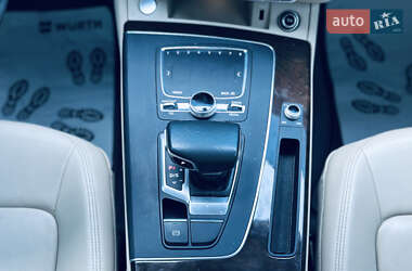 Внедорожник / Кроссовер Audi Q5 2018 в 
