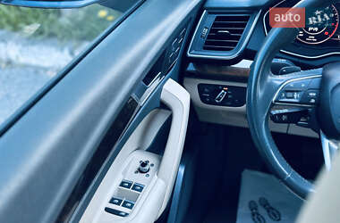 Внедорожник / Кроссовер Audi Q5 2018 в 