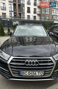 Внедорожник / Кроссовер Audi Q5 2017 в 