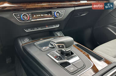 Внедорожник / Кроссовер Audi Q5 2017 в 