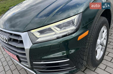 Внедорожник / Кроссовер Audi Q5 2017 в 