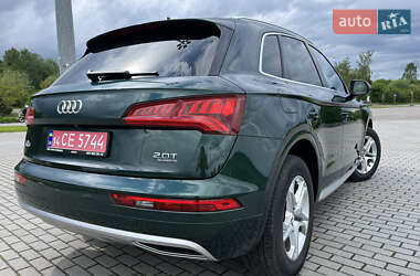 Внедорожник / Кроссовер Audi Q5 2017 в 