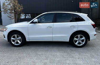 Позашляховик / Кросовер Audi Q5 2015 в 