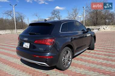 Внедорожник / Кроссовер Audi Q5 2017 в 