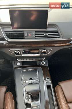 Позашляховик / Кросовер Audi Q5 2019 в 