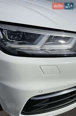 Позашляховик / Кросовер Audi Q5 2019 в 
