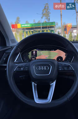 Внедорожник / Кроссовер Audi Q5 2018 в 