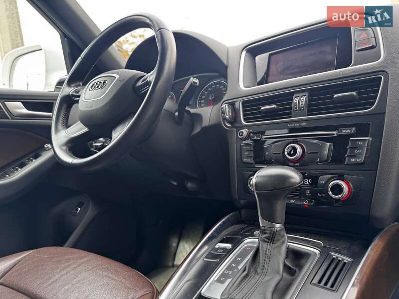 Позашляховик / Кросовер Audi Q5 2015 в Дніпрі