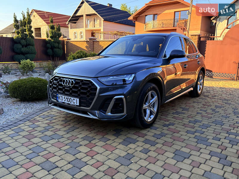 Внедорожник / Кроссовер Audi Q5 2022 в 