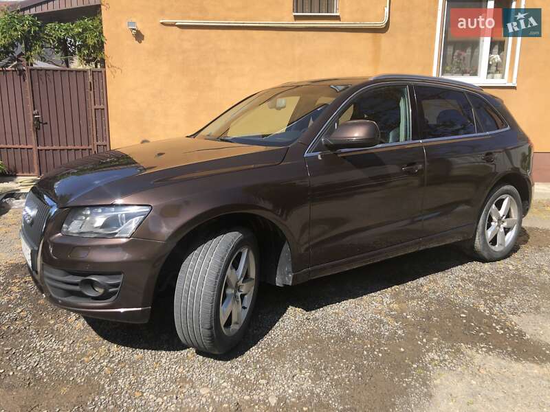 Внедорожник / Кроссовер Audi Q5 2011 в Хусте
