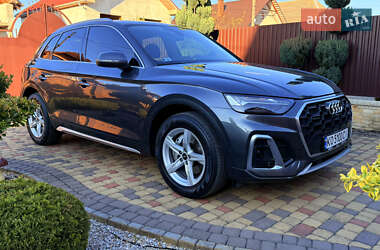 Внедорожник / Кроссовер Audi Q5 2022 в 