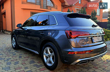 Внедорожник / Кроссовер Audi Q5 2022 в 