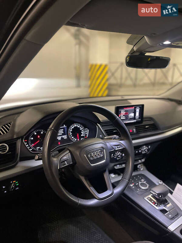 Внедорожник / Кроссовер Audi Q5 2020 в Киеве