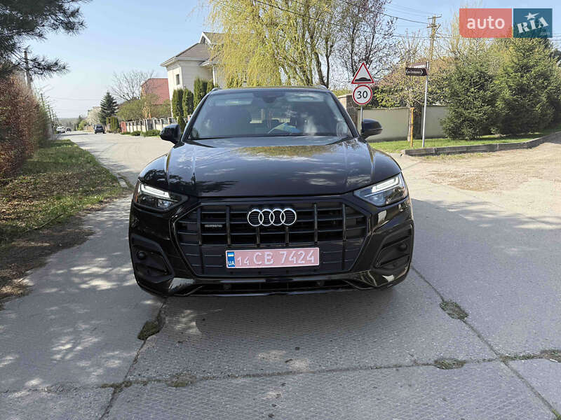 Позашляховик / Кросовер Audi Q5 2023 в 