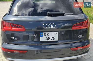 Позашляховик / Кросовер Audi Q5 2018 в 