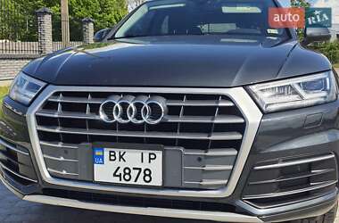 Позашляховик / Кросовер Audi Q5 2018 в 