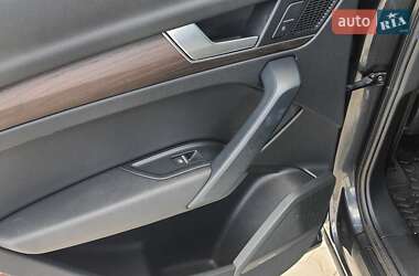 Позашляховик / Кросовер Audi Q5 2018 в 