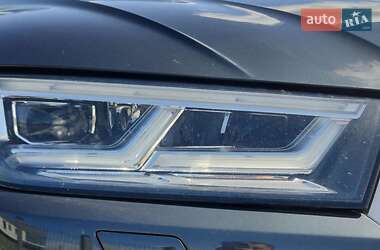 Позашляховик / Кросовер Audi Q5 2018 в 
