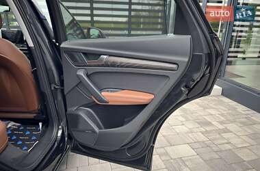 Внедорожник / Кроссовер Audi Q5 2021 в 