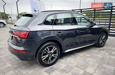 Внедорожник / Кроссовер Audi Q5 2021 в 