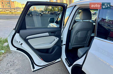 Позашляховик / Кросовер Audi Q5 2012 в 