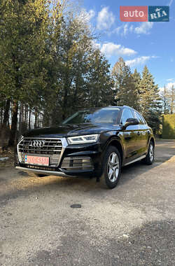 Внедорожник / Кроссовер Audi Q5 2018 в 