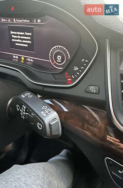 Внедорожник / Кроссовер Audi Q5 2018 в 
