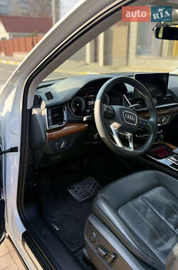Внедорожник / Кроссовер Audi Q5 2022 в 