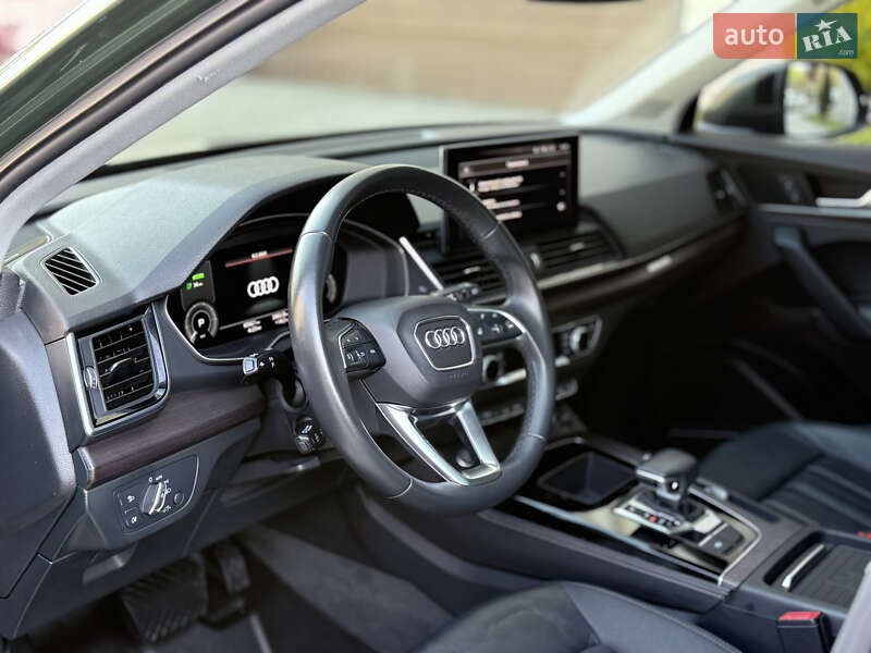 Внедорожник / Кроссовер Audi Q5 2021 в Одессе