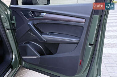 Позашляховик / Кросовер Audi Q5 2021 в 
