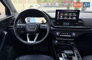 Позашляховик / Кросовер Audi Q5 2021 в 