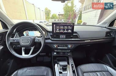 Позашляховик / Кросовер Audi Q5 2021 в 