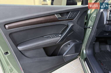 Позашляховик / Кросовер Audi Q5 2021 в 