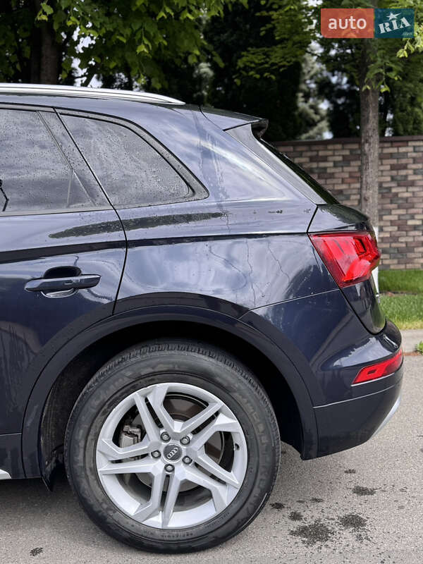Позашляховик / Кросовер Audi Q5 2017 в Києві
