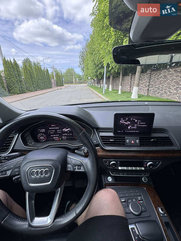 Позашляховик / Кросовер Audi Q5 2017 в Києві