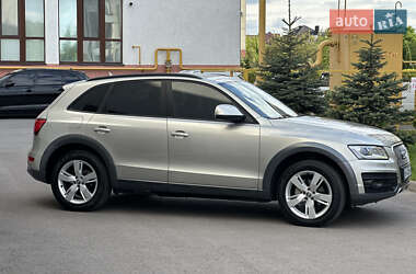 Позашляховик / Кросовер Audi Q5 2012 в 