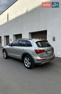 Позашляховик / Кросовер Audi Q5 2012 в 