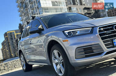 Внедорожник / Кроссовер Audi Q5 2017 в 