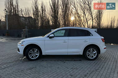 Внедорожник / Кроссовер Audi Q5 2020 в 