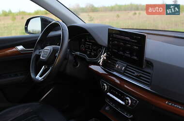 Позашляховик / Кросовер Audi Q5 2021 в 